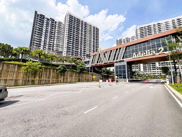 Fully Furnished End Lot Big Size 1045sqft