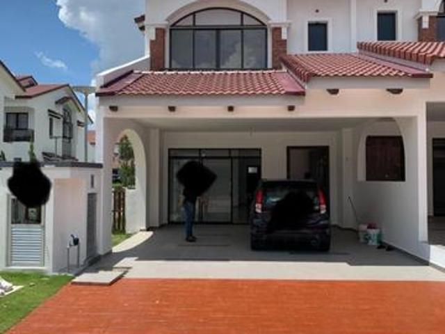 FULLY FURNISHED End lot double Storey Terrace Setia Safiro Cyberjaya