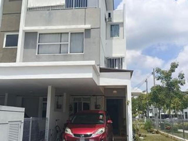 FULLY FURNISHED END LOT GROUND FLOOR 2 Storey Townhouse Platinum