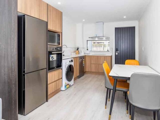 Fully Furnished Ensuite Room Utilities Included $285pw