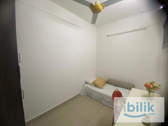 Fully Furnished Female Muslim Unit 6 MINS WALK TO MRT Kota DamansaraFree Wifi & Weekly Cleaning