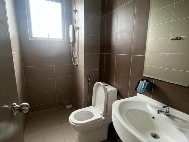 Fully Furnished Female Unit Middle room