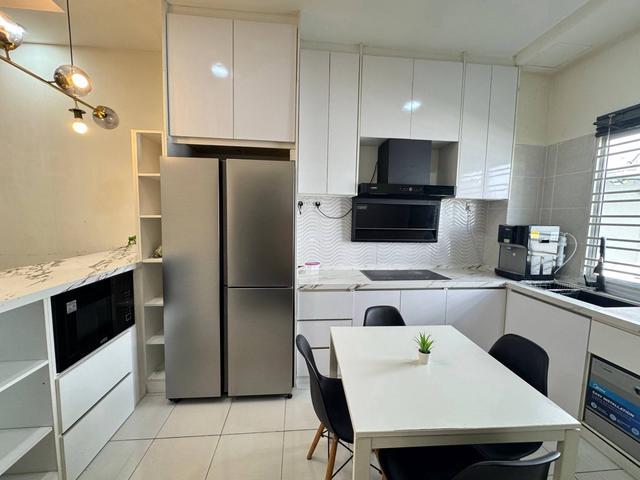 Fully Furnished FREE WIFINear Visitor parking Taman gated Guarded 24