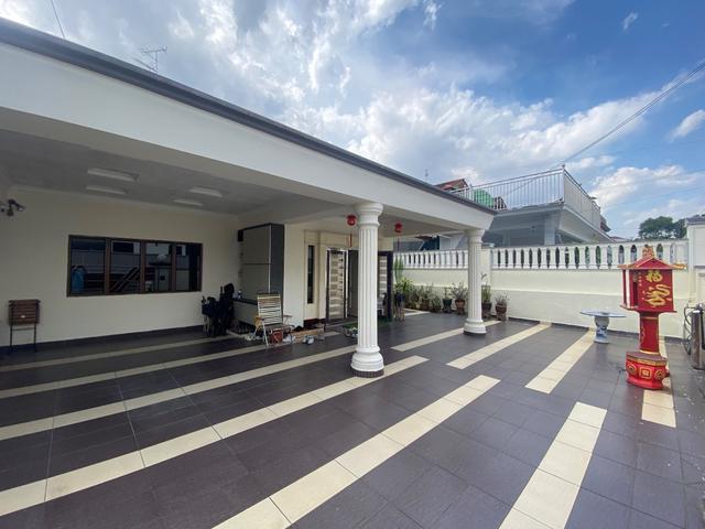 Fully Furnished House for rent Taman Molek