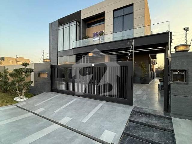 Fully Furnished House Near To Commercial Most Beautiful Luxury 1 Kanal Modern Bungalow For Sale