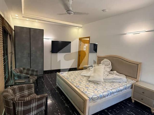 Fully Furnished House With Big Lawn