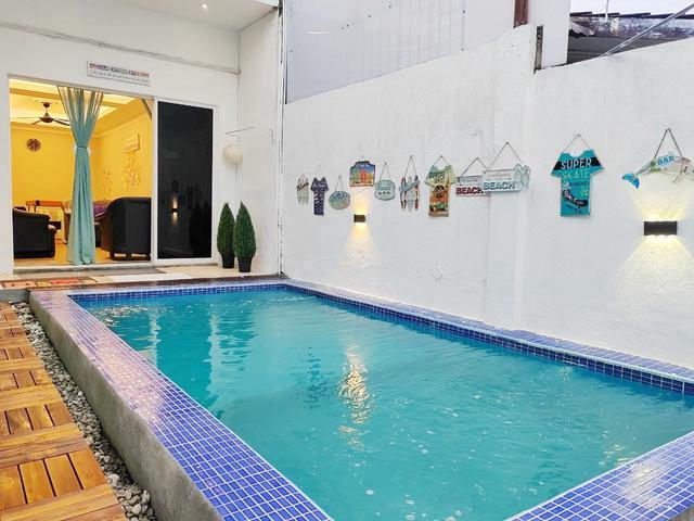 FULLY FURNISHED Homestay siap dgn swimming pool di Senawang