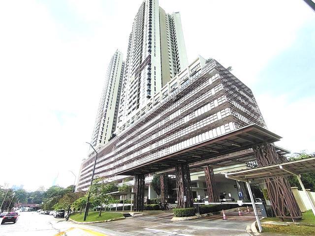 Fully Furnished J Dupion Service Apartment