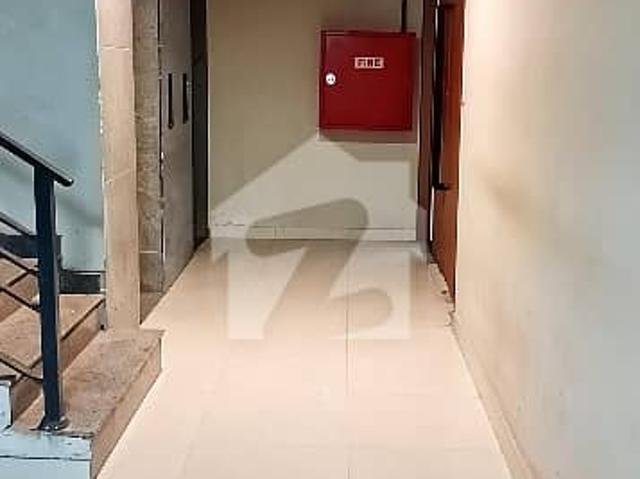 Fully furnished office workplace available on rent