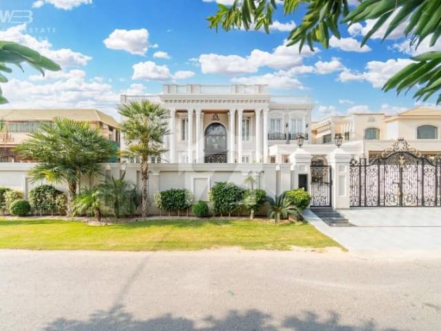 Fully Furnished Located 1t 100 Ft Road 2 Kanal Spanish House In Phase 7 For Sale