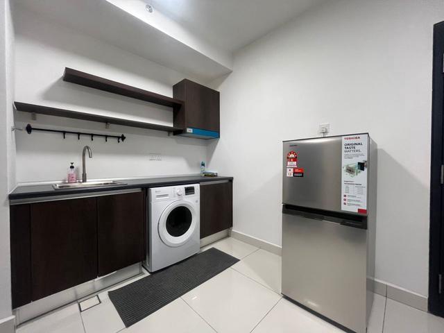 Fully Furnished Lakeview suites Edumetro Subang Jaya Usj One Lrt
