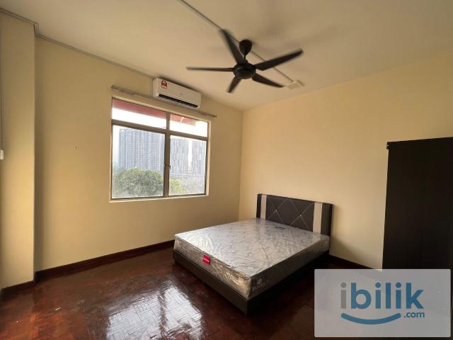 Fully Furnished Master Bedroom at Bukit OUG Condo