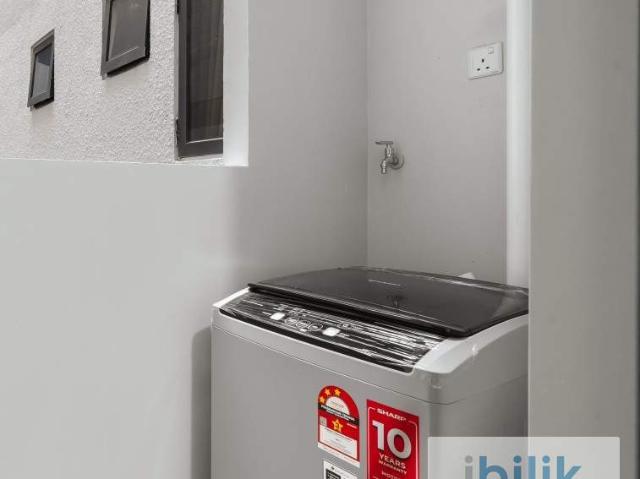 Fully furnished master bedroom, near mrt/lrt