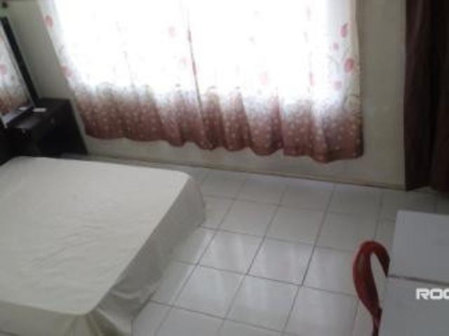 Fully furnished master room at puchong Indah