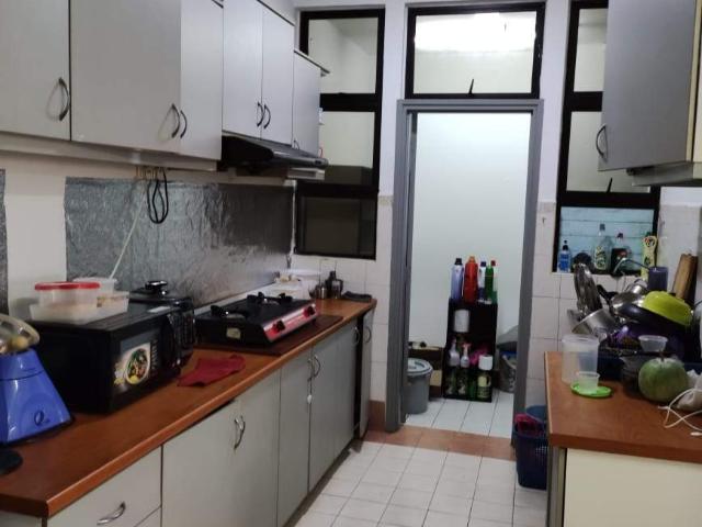 Fully furnished master room available at pelangi utama
