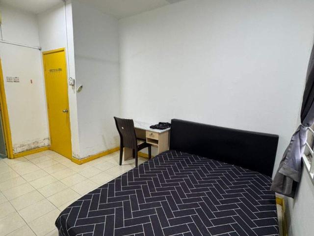 Fully Furnished Master Room Female Unit at Cengal Condominium Walking to LRT