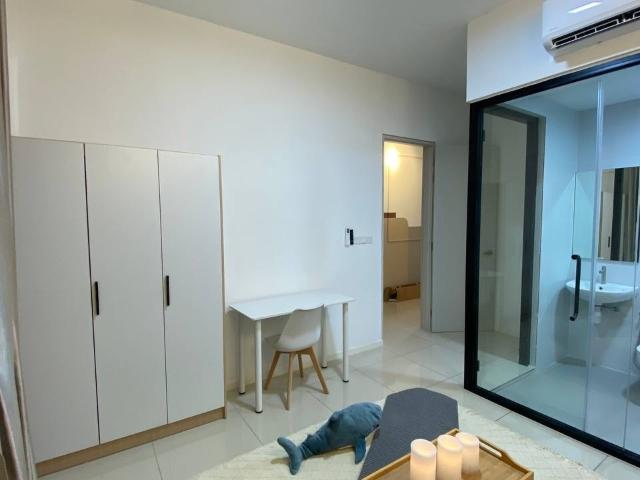 Fully Furnished Master Room Female Unit @Nadayu 801, Subang
