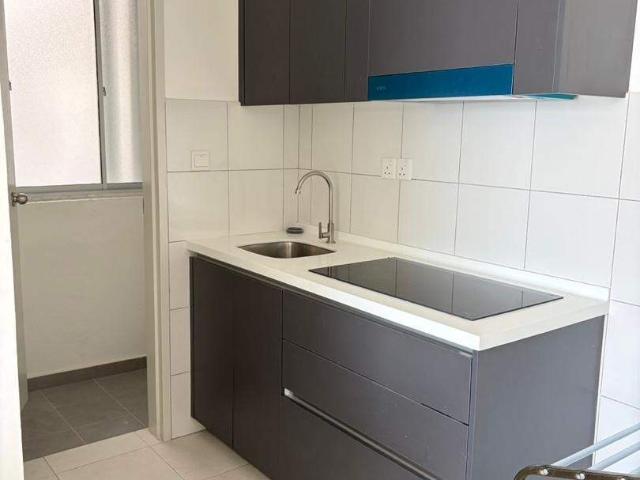Fully Furnished Master Room New Unit for Rent