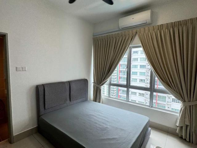 Fully Furnished Master Room near LRT