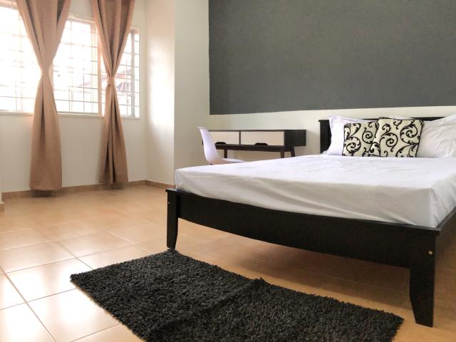 fully furnished Masterbedroom at Pusat Bandar Puchong Bandar Puteri Behind Setia Waalk, PFCC, Taman Wawasan 1