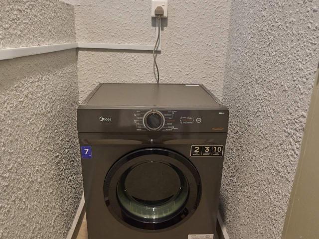 Fully Furnished Medium Room, [2 min walk to MRT Sri Raya] Mixed & Chinese Unit
