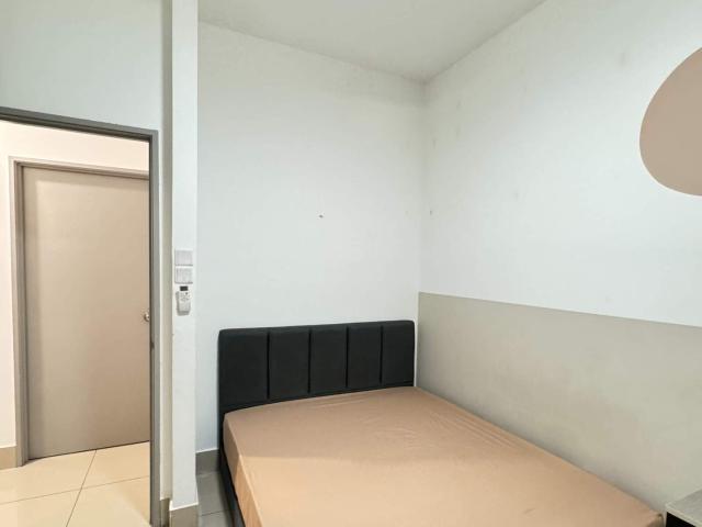 Fully furnished medium room