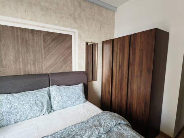 Fully Furnished Middle Queen bedroom at Emporis @ Kota Damansara