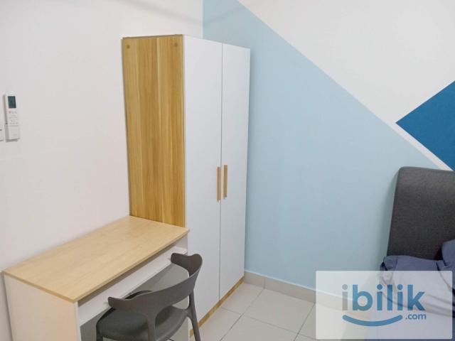 Fully furnished middle room
