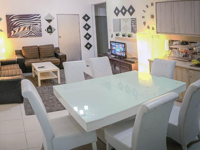 Fully Furnished Middle Room at Suria Jelatek Residence, Ampang Hilir, KLCC