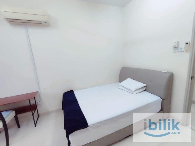 Fully furnished middle room available for rent at Bandar utama