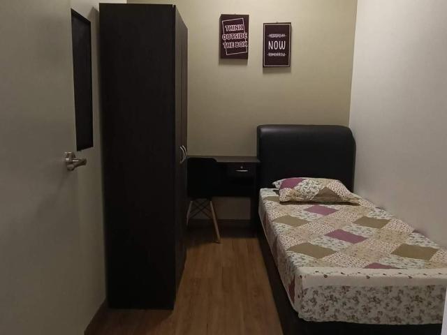 Fully Furnished Muslim Medium Room