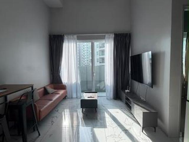 Fully furnished nice renovation include WiFi with big balcony