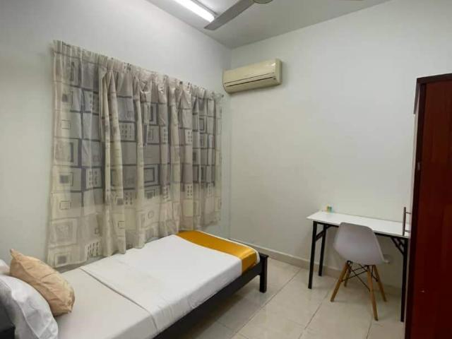 Fully furnished single room available at Pelangi Utama Condo
