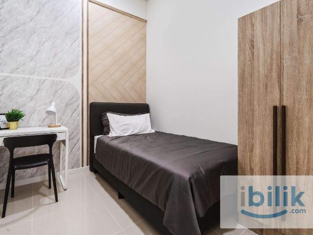 FULLY FURNISHED SINGLE ROOM FOR FEMALE NEAR LRT SUBANG STATION