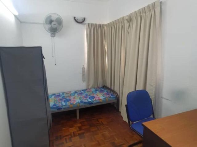 Fully Furnished Single Room Walking Distance to MRT Bandar Utama, High Speed Wifi