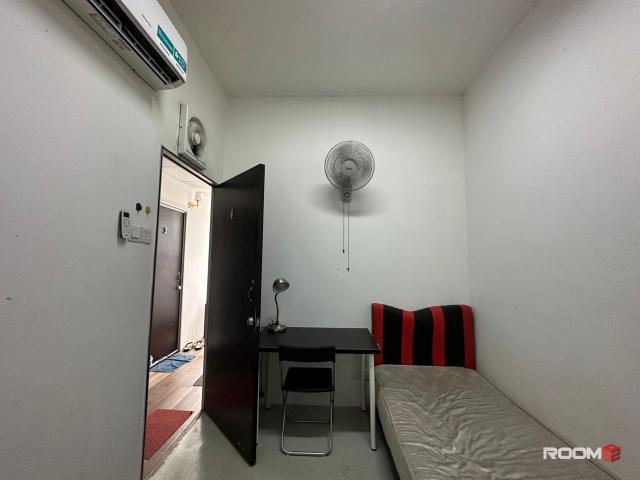 Fully Furnished Single Room with Aircond for Rent @ 3 mins walk to MRT Kota Damansara Only charge for Aircond Usage❄️