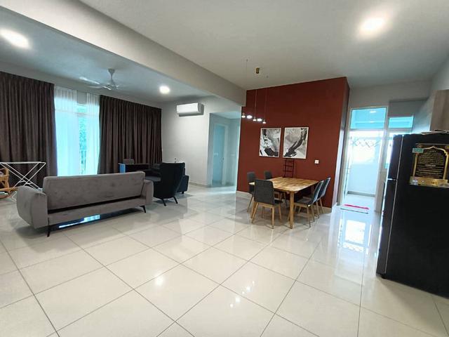 Fully Furnished Spacious and Nice ready move in Unit