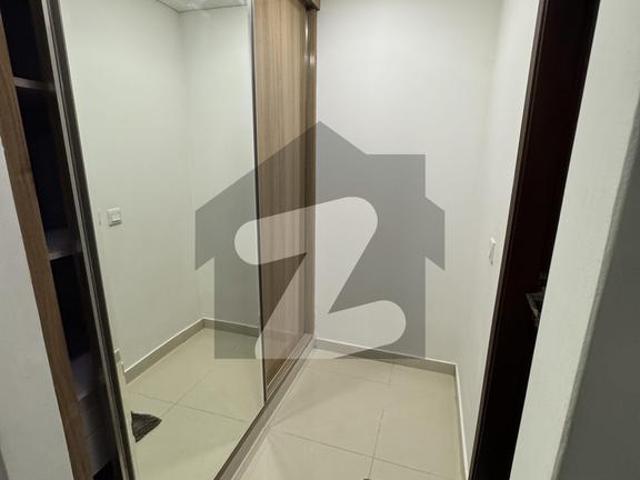 Fully furnished specious 3 beds appartment avaliable for rent in com3 appartment clifton block 6