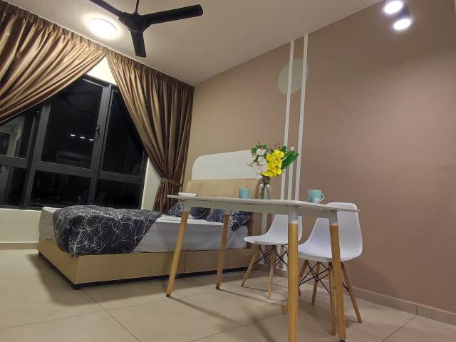 Fully Furnished Studio @ MetaCity Equine Park [15min drive to UPM]