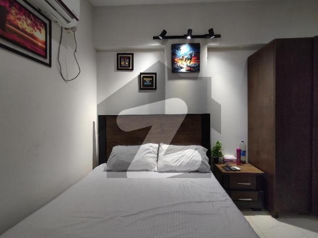 Fully furnished premium studio apartment for rent daily / weekly / monthly in tariq commercial, dha phase 7 extension