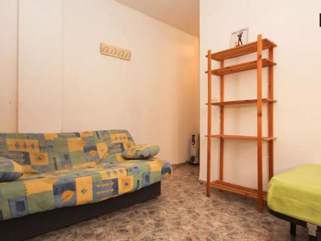Fully furnished studio apartment for rent in central Granada