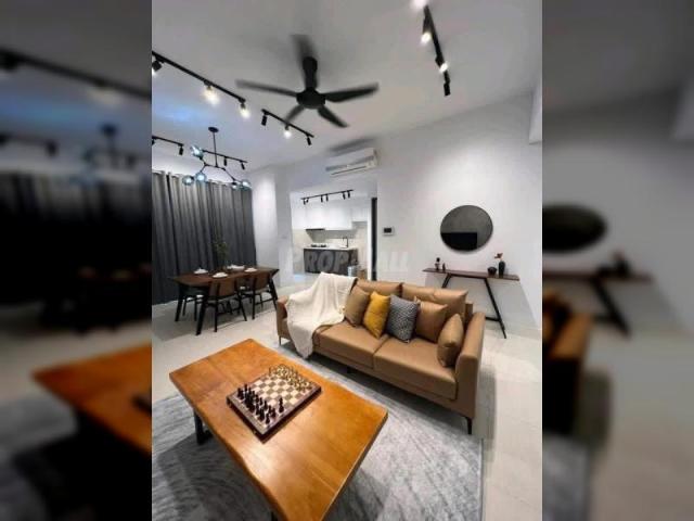 Fully Furnished Studio Country Garden Danga bay