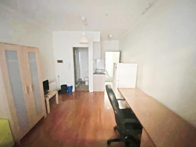 Fully furnished Studio with brilliant location for rent!