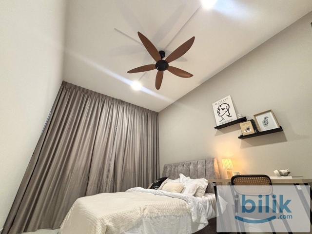 Fully furnished queen room for rm800 only mix gender unit! Very near to bukit jalil & sri petaling