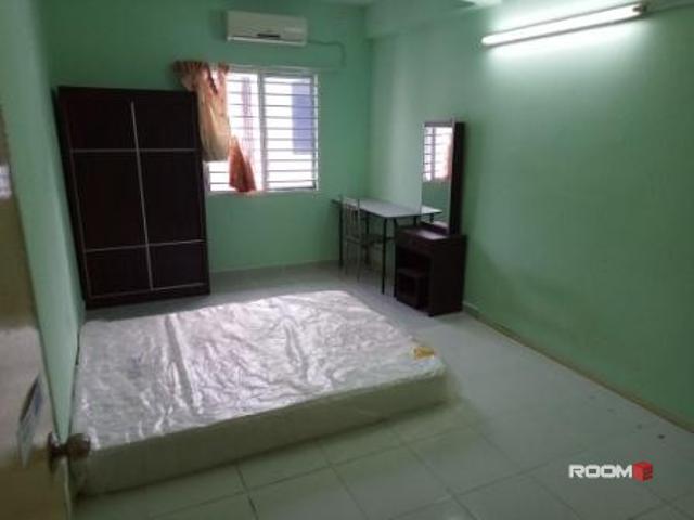 Fully furnished room with toilet puchong indah
