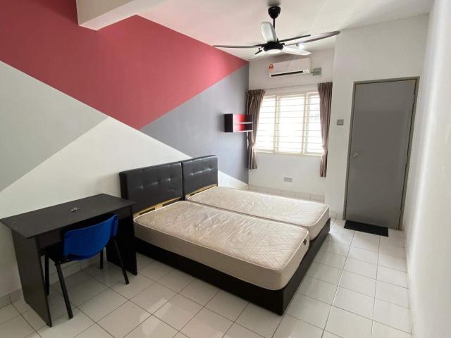 Fully Furnished Room for Rent at Subang 2 – Move in Ready!