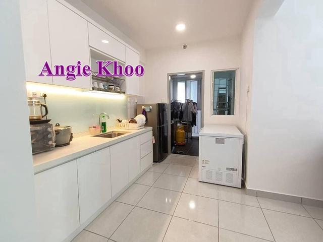Fully Furnished Reno 2 car Park Fairview Residence Sungai Ara 970sqft