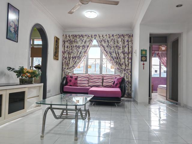 FULLY FURNISHED RENOVATED Azuria Condo Tanjung Bungah for SALE