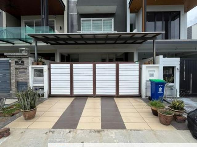 Fully Furnished Renovated Double Storey Paragon 150 Taman Equine Seri Kembangan