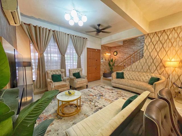 Fully Furnished Renovated Extended 2 Sty House Taman Anggerik Perdana